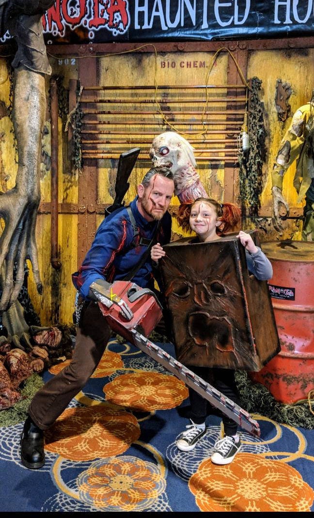 Evil Dead Chainsaw Hand